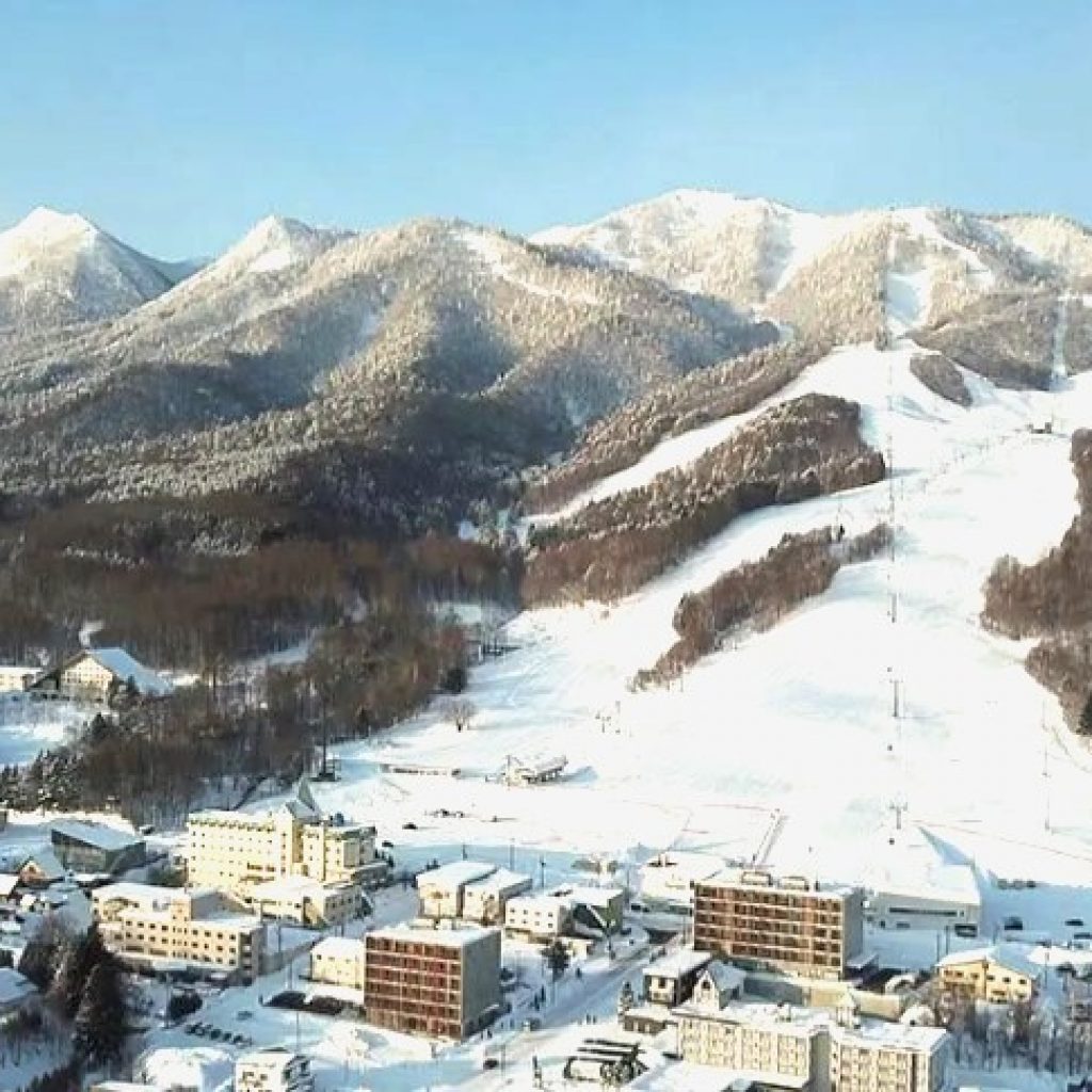 Discover a hidden gem: 10 reasons to ski Furano this winter